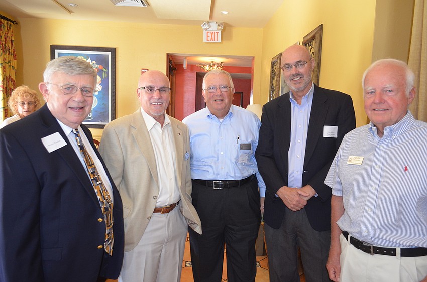 Democratic Club President Murray Blueglass, Mayor Jack Duncan, Vice Mayor Terry Gans, Town Manager Dave Bullock and Commissioner Jack Daly