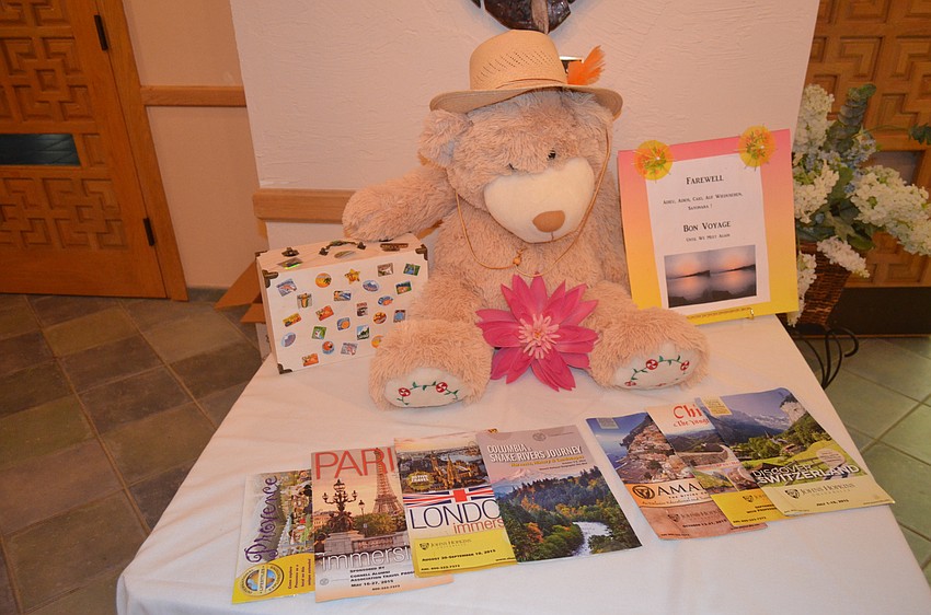 The women say goodbye to their friends.