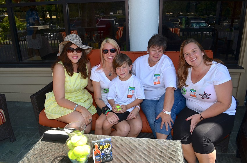 Emarie Marcin enjoys an afternoon with friends Jenah Victor, Nathaniel Victor-Smith, and Beate and Jolanda Goldstein.