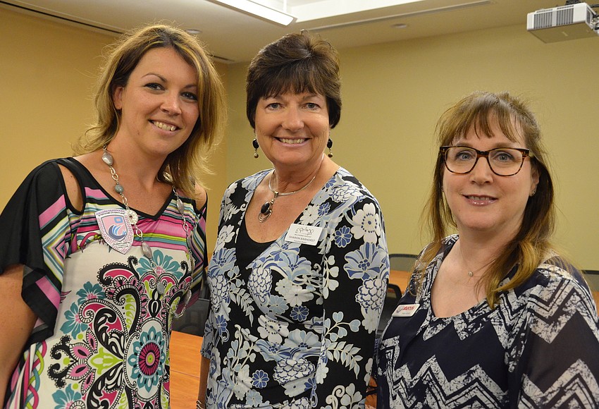 Your Observer Photo Stefanie Overturf, Sharon Barhorst and Fern Grace