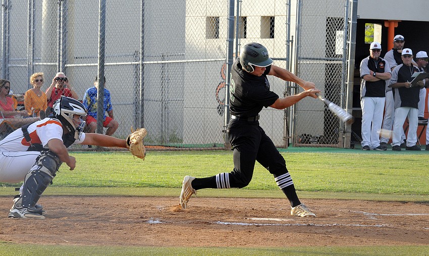 Lakewood Ranch’s Shane Zipperer finished with three hits and drove in the Mustangs first run.