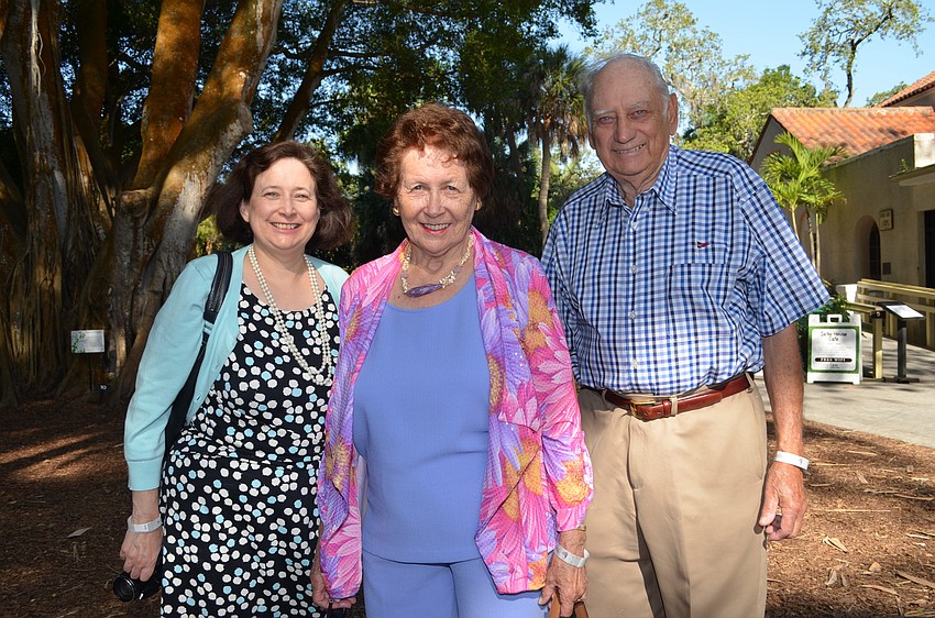 Donna-Lee Roden with her parents Maria and Patrick Roden