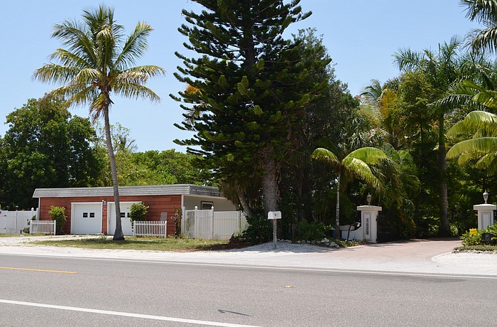 Two neighboring Gulf-front properties on Longboat Key at 5871 and 5861 Gulf of Mexico Drive sold for a combined $8,125,000 May 8.