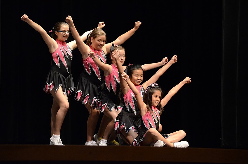 Tara Elementary dancers set up their finale to Shake It Off.