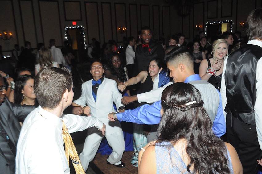 Students circled up to dance in the Polo Grill ballroom.