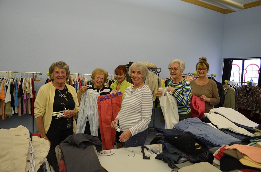 Gladys Henry, Eleanor Carnese, Linda Dunaway, Janet Drew, Anna Stankiewicz and Carolyn Labar