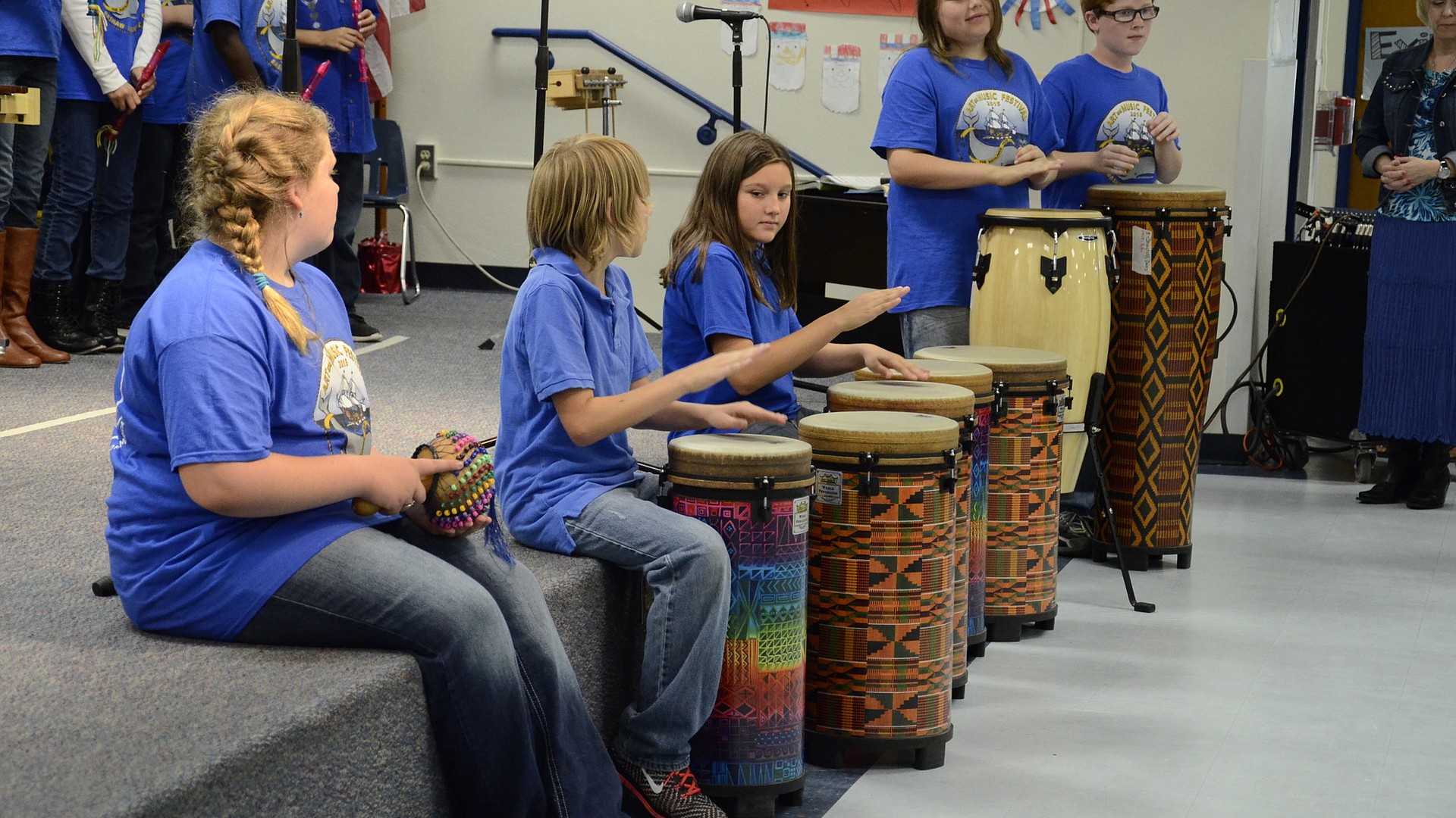 Bashaw Elementary celebrates North America at Art and Music Festival