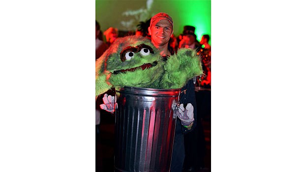 Darren-Parke-and-Oscar-the-Grouch-