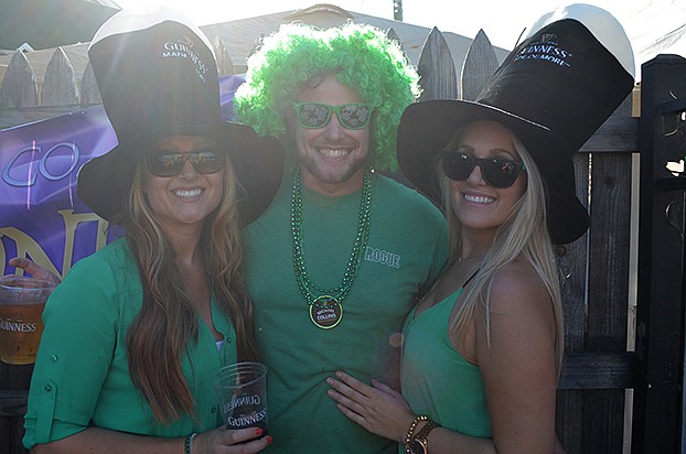 Elyse o'Neill, Hillip Howard and Leanne O'Neill