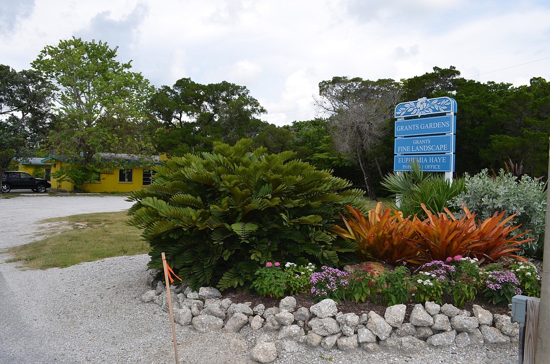 Property owners are seeking to turn the site of the former Longboat Key Animal Clinic at 5530 Gulf of Mexico Drive into a 74-seat restaurant.