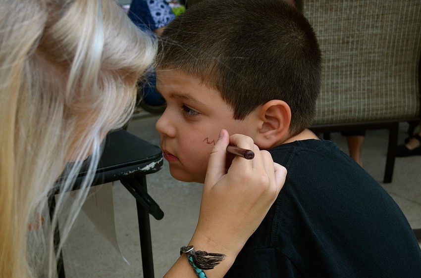 Aaron Gordon patiently waits for his Batman transformation.