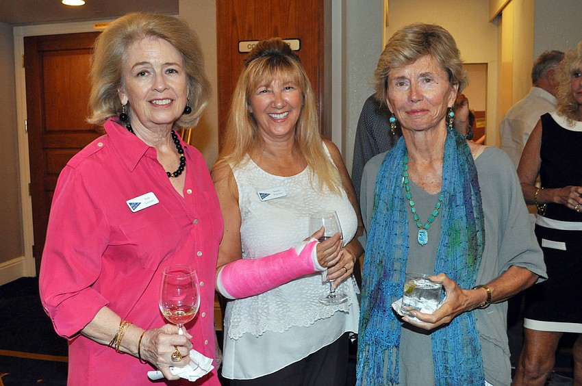 Warren and Jean Lexton with Catherine and Arthur Armitage