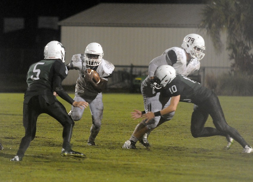 Braden River running back Raymond Thomas scored a pair of rushing touchdowns for the Pirates.