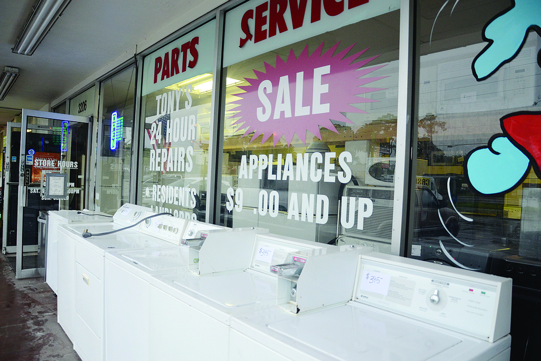 Outdoor displays move to discussion forefront | Your Observer