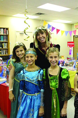 Cassidy Pattison, Kendall Volner and Alli Volner with fifth-grade teacher Barbie Spraker