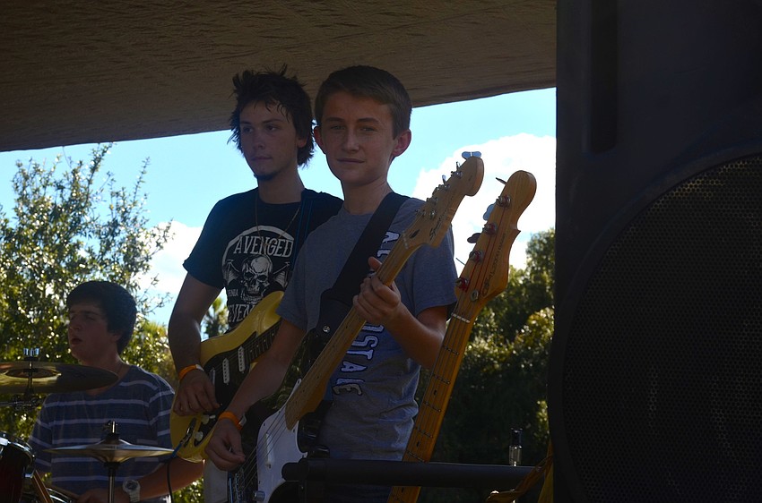 Steel Relic entertains fans.