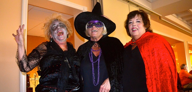 Tina Fontaine, Mary Hallenback and Barb Blevins bewitch the crowd.