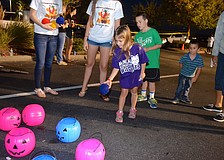 Nicole Bentze plays games.