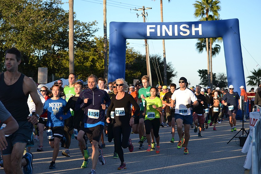 More than 2,600 participants start the race at the Van Wezel Performing Arts Hall.