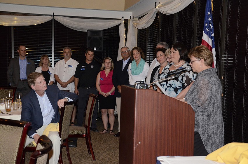 Siesta Key Chamber Executive Director Debra Lynn-Schmitz welcomes the 2015 board of directors.