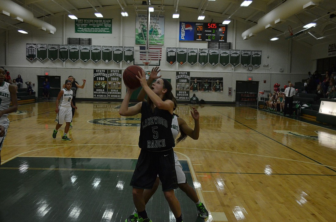 Lakewood Ranch's Kailyn Scully goes up for a layup.