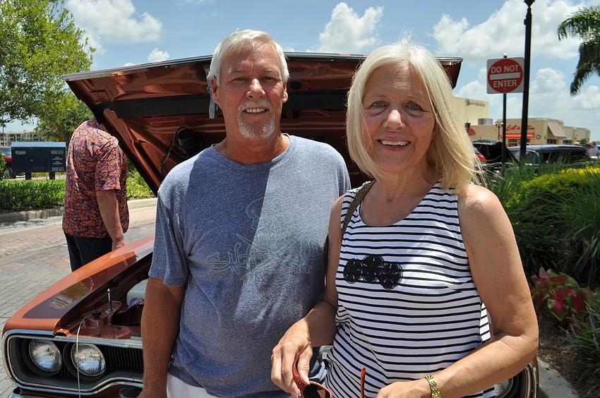 Buzz and Lisa Smith live in Tara.