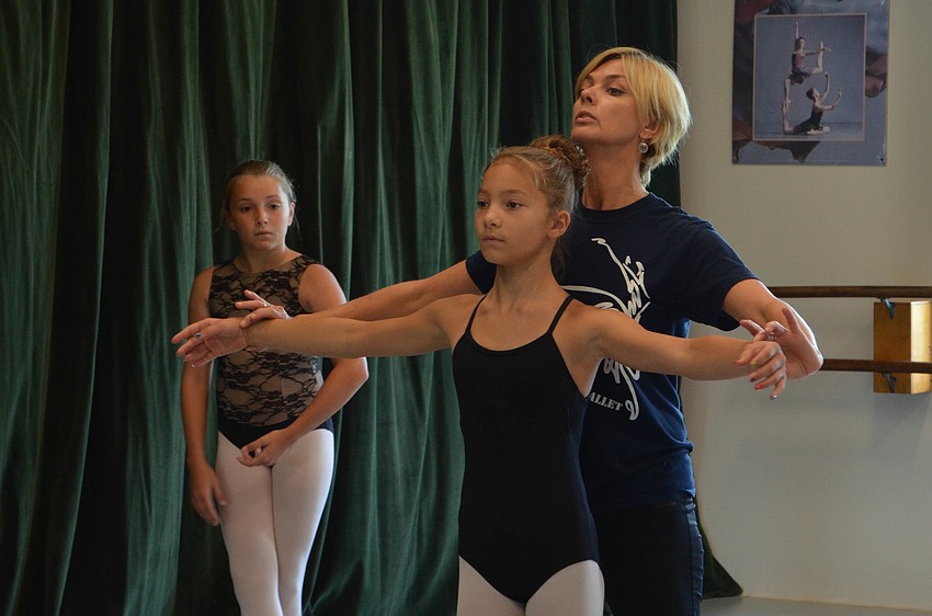 Natalie Ogden, Holland Tyson and Darya Fedotova