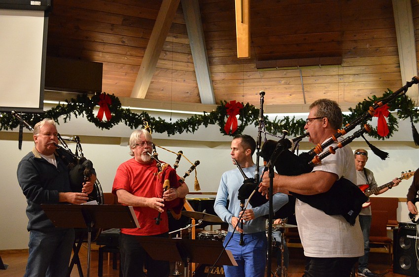 Kevin Oâ€™Neil, Larry Jacobs, Ross Allen and Gary Reinstrom close the show with a flurry of bagpipes