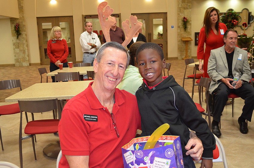 Reading Buddies Luise Bethencourt and Janiyla Moody