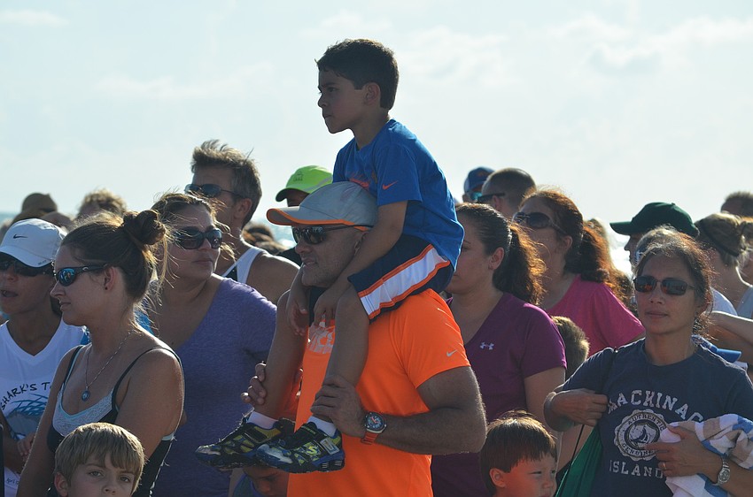 Ray and Lucas Soto relax beforehand.