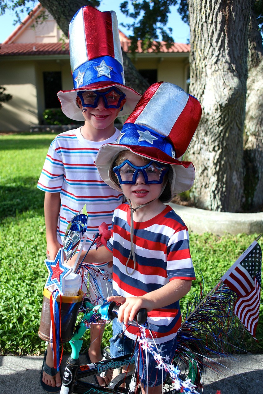 Luke Winsper, 6, with his brother, Matthew, 3
