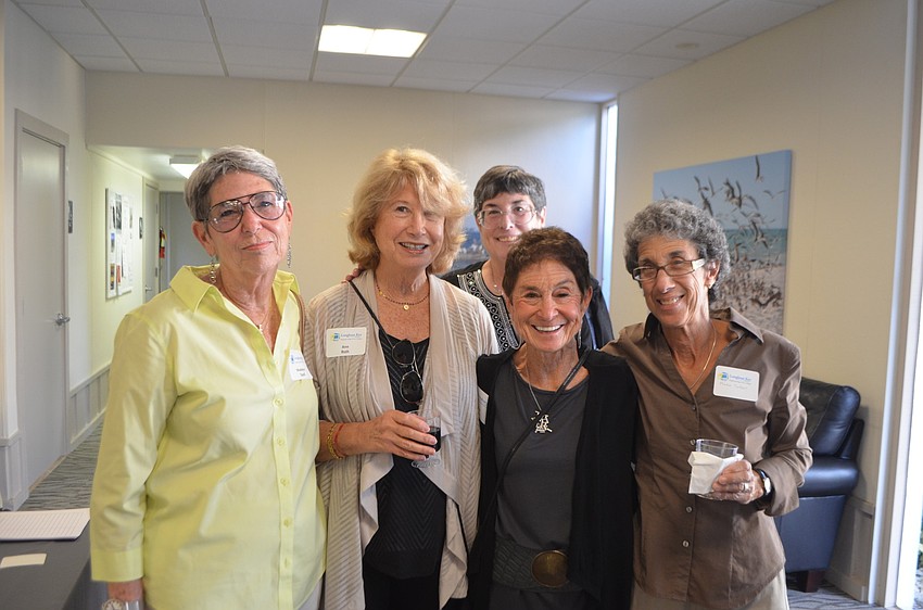 Madelyn Spoll, Ann Roth, Susan Landau, Debbie Cohen and Mackie Spitzer