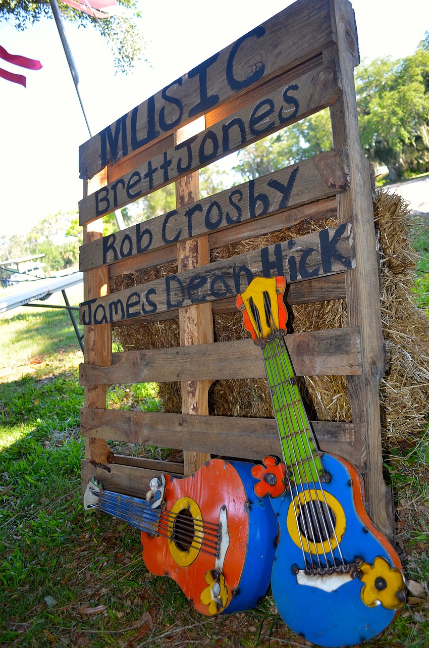 Nashville singer/songwriters perform at the event.