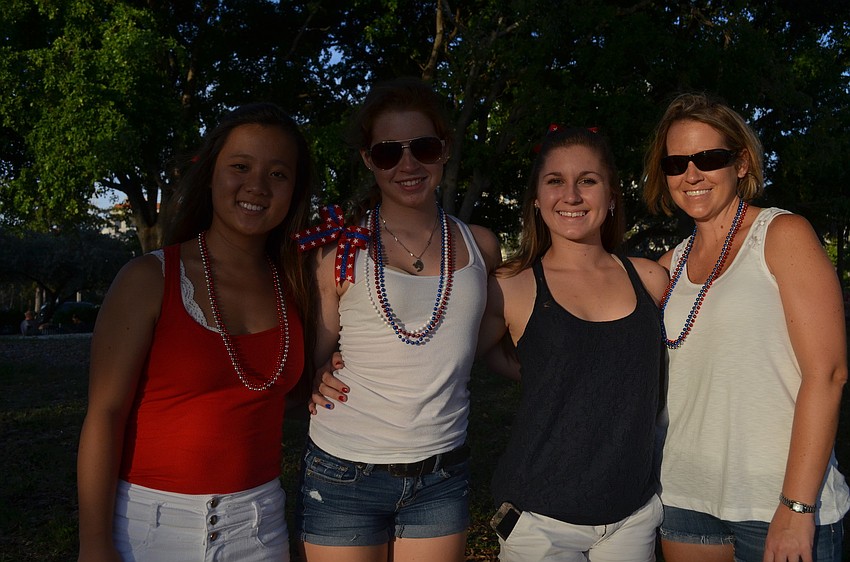 Isabelle Bradshaw, Kaitlyn Mateer with Ashley and April Beland