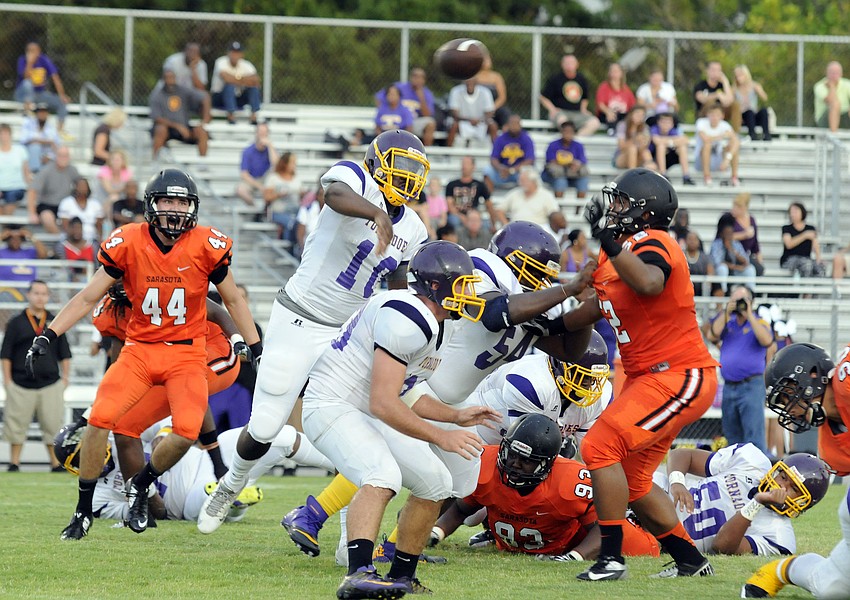 Booker senior quarterback Jeremiah Henderson went 7-of-15 for 103 yards and a touchdown.