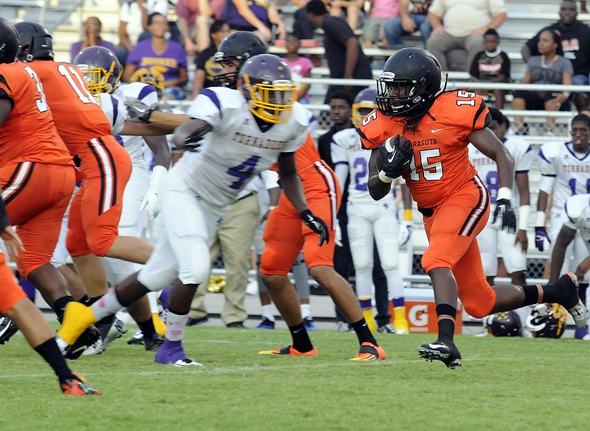 Sarasota senior Jacari Dunbar returns the opening kickoff.