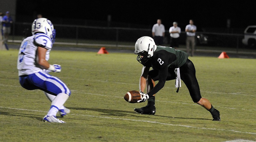 Lakewood Ranch senior wide receiver Jamie Jeffcoat makes a shoestring catch for a short gain in the third quarter.