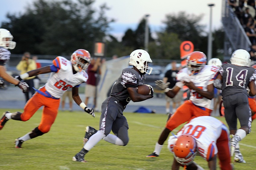 Braden River running back Jaylin Austin returns the opening kickoff versus Southeast Sept. 12.