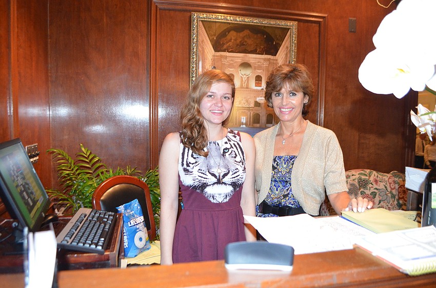 Hostesses Evy Hignight and Liana Vitorino