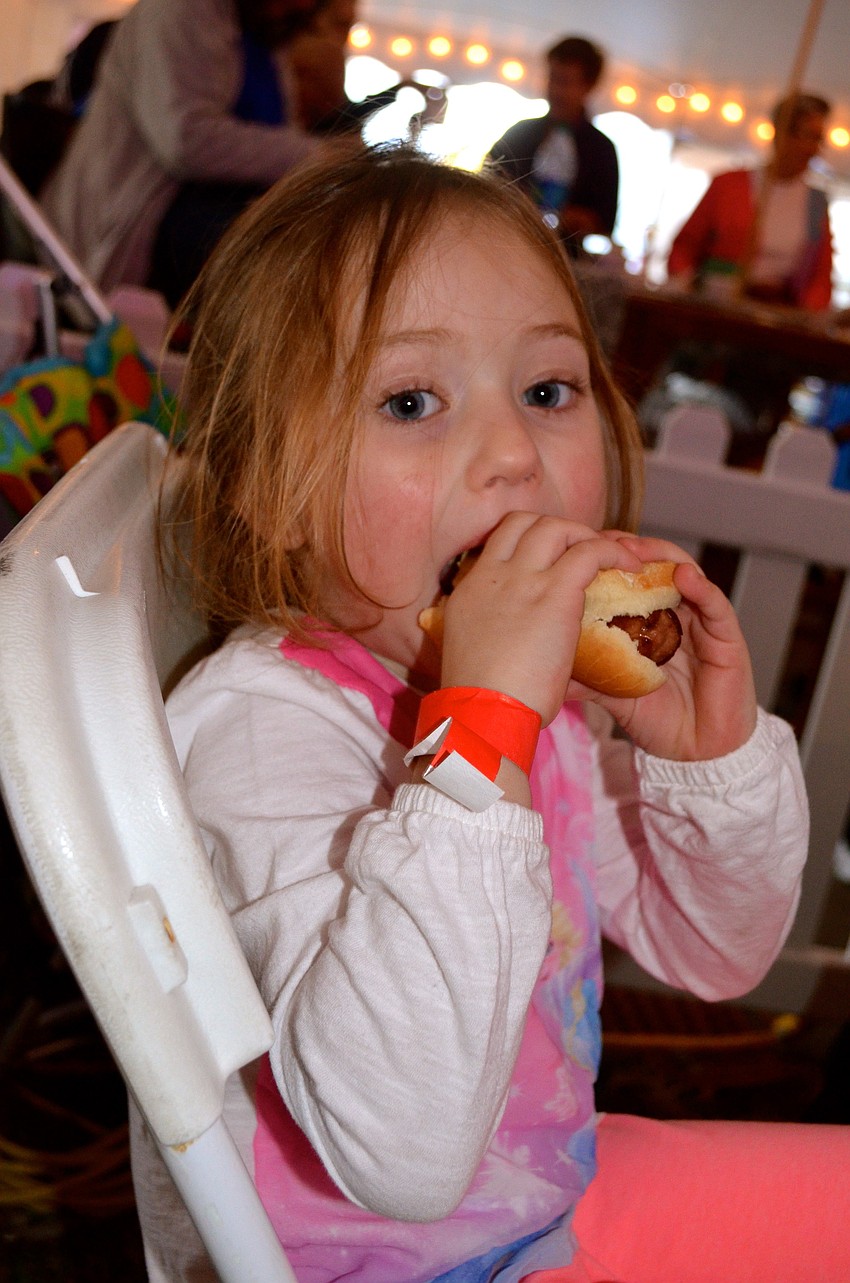 Zoey Kollet enjoys a non-Greek food at dinner.