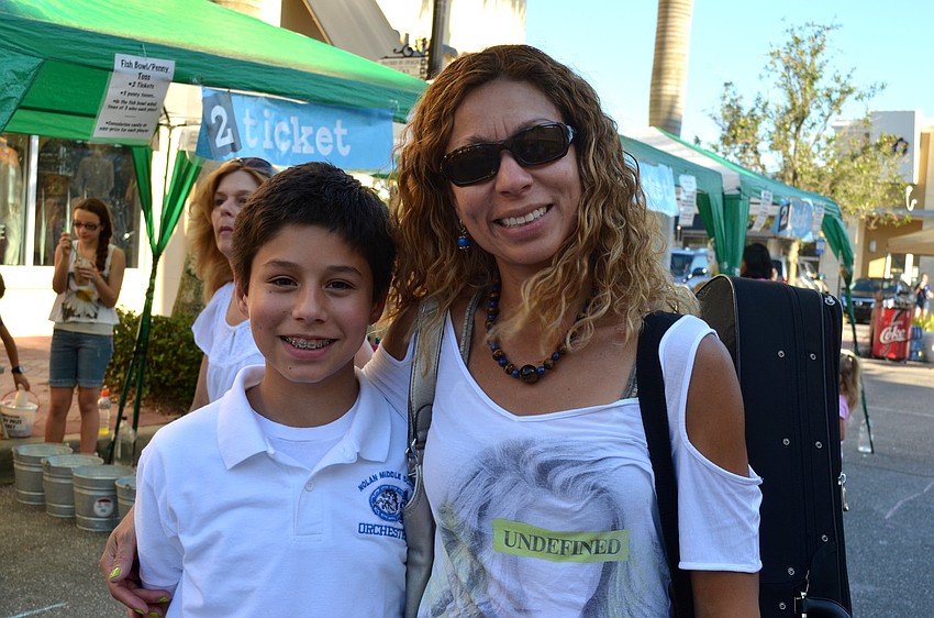 Paulo Fernandes with his mother, Johana.