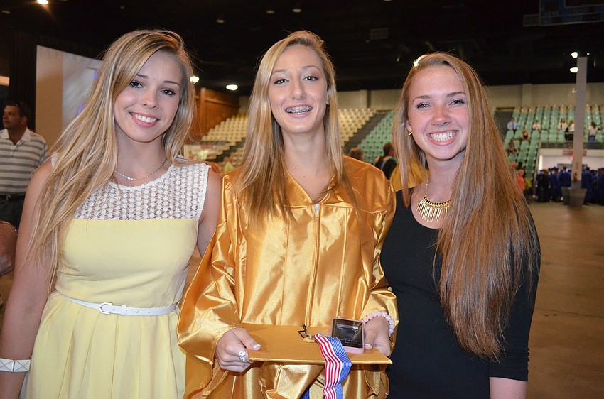 Elizabeth Craig, Gbarielle Smith and Jessica Tyna