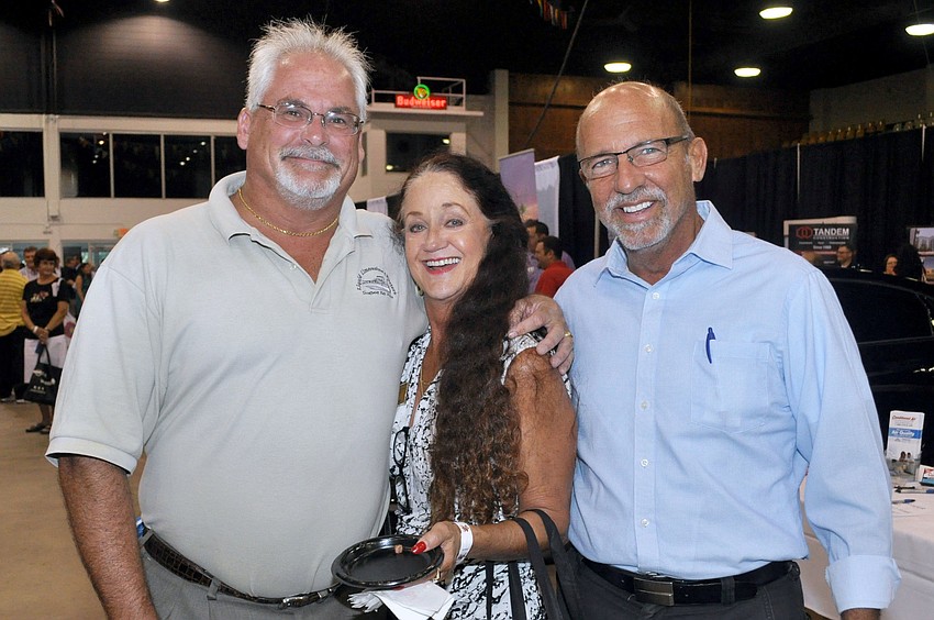 Jimmy Seaton, Suzanne Stacy and Robert Perlman