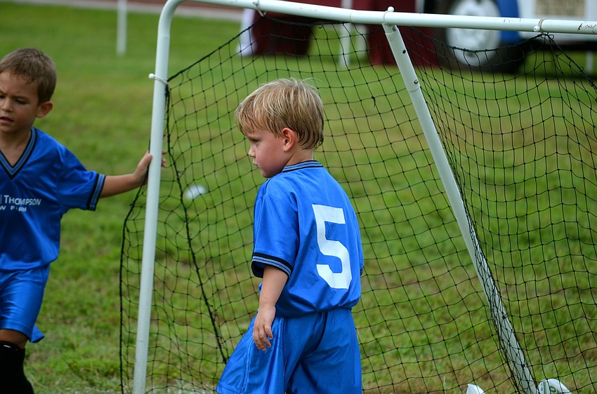 Cannon Thompson plays defense.