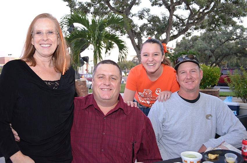 Wendy Davis, Scott Stoothoff, Sierra Davis and Mike Davis.