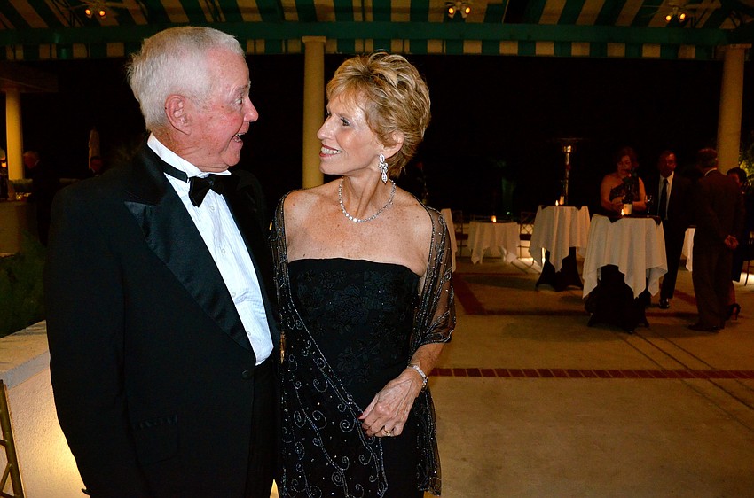 Tom and Jennifer Bauer goof around.