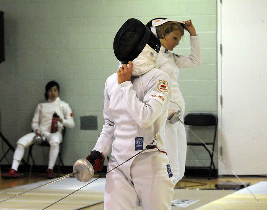 Tatsiana Yelizarova of Belarus won her opening bout against the United Statesâ€™ Margaux Isaksen.
