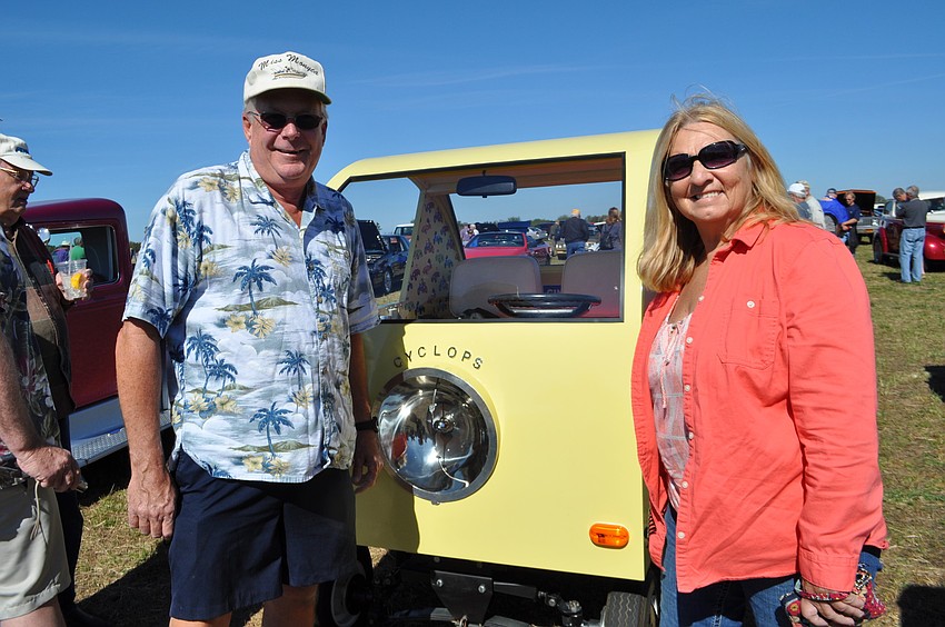 Dan White and his sister-in-law Ida Linke check out a Cylops.