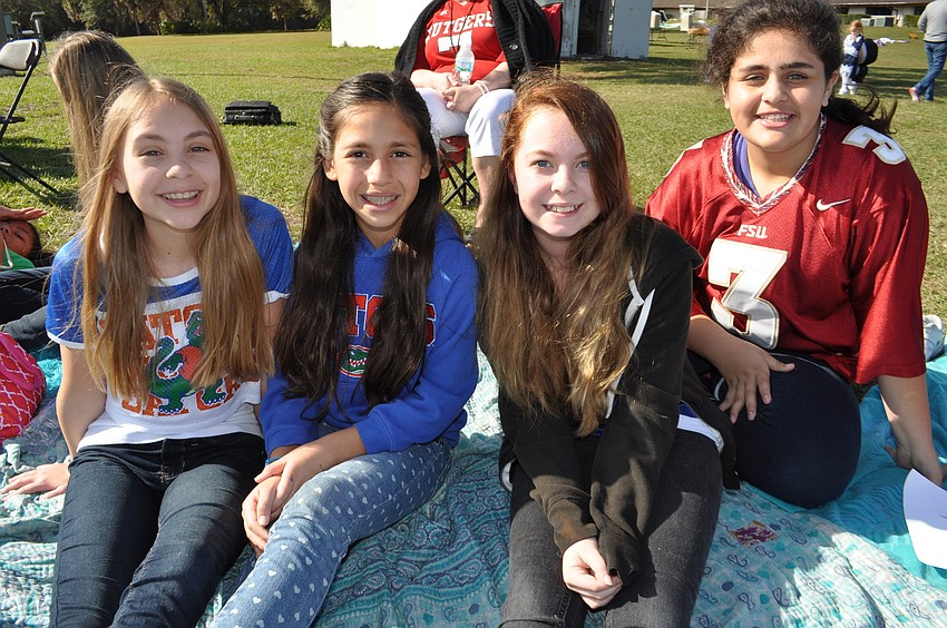 MaryKate Nolan, Daniela Madrid, Riley Morrissey and Marina Maravi are excited to eat lunch outside.