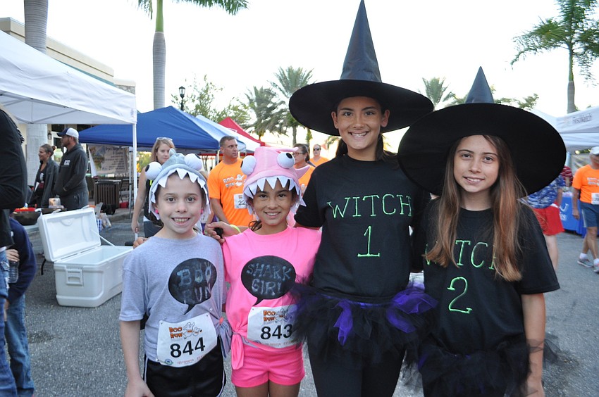 Makenna and Jade Spina hang out with Alexis Firlie and Karina Bodor.